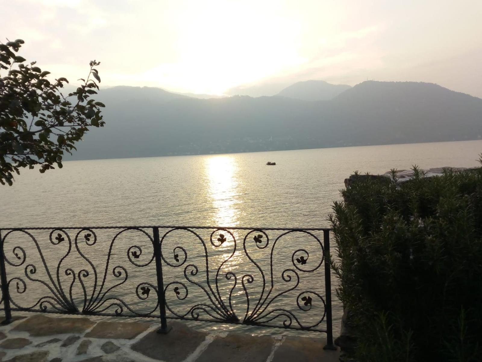 Villa L'Antico Borgo, Un Mix Di Storia E Romanticismo Lierna Exterior foto